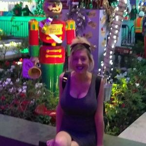 Meet your Posher, Casey